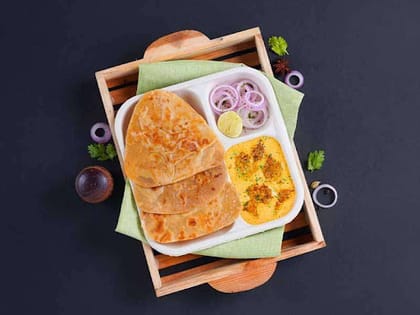 Chicken Mughlai Gravy & Paratha Lunchbox