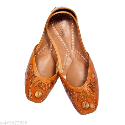 RAJVANS Ethnic Womens Leather Juttis with Cutting Artwork, Ladies mojaris, Punjabi Jutti, Office Work Casual wear (JTF-04)