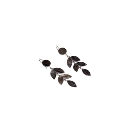 mother of pearl metal 5 leaf black earrings
