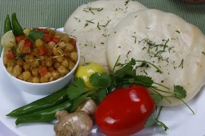 Matar Kulcha