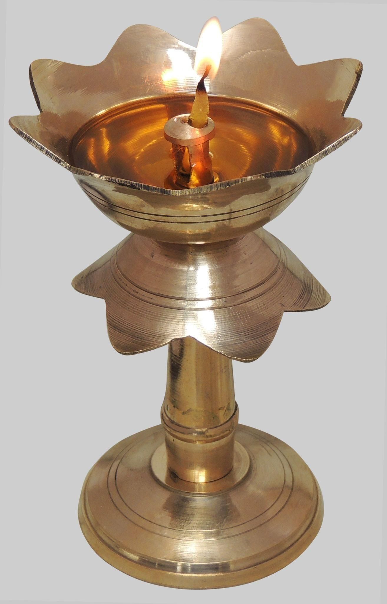 Kamal Stand Deepak No. 2 - 3*3*4.5 inch (F634 C)
