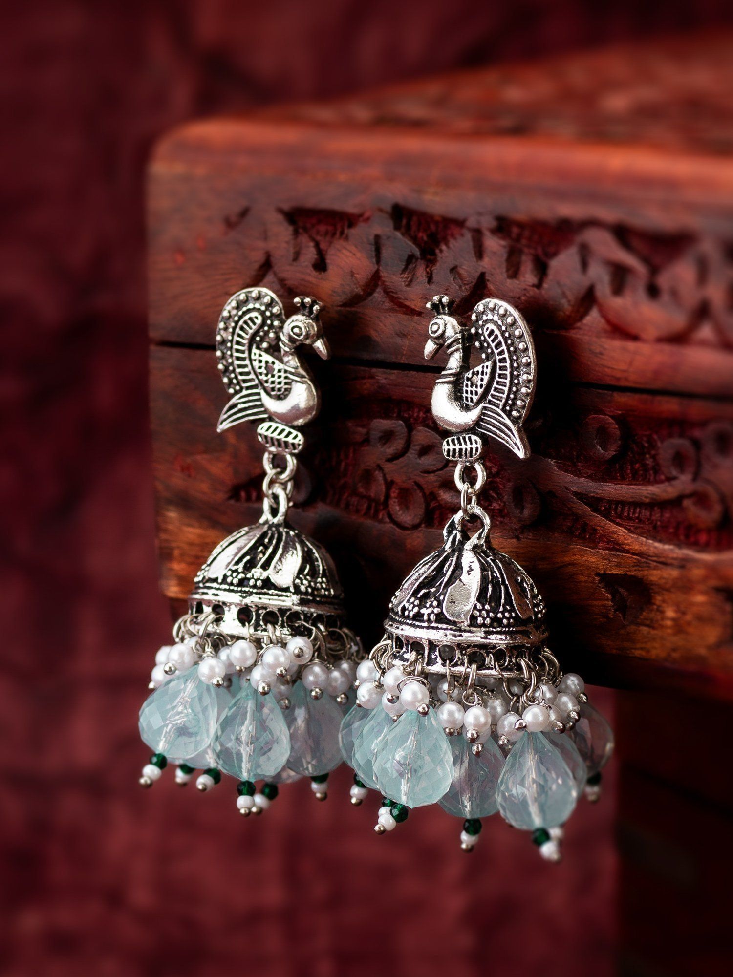 Morison Golden Elegance Dangling Earrings A Blend of Grace and Glamour