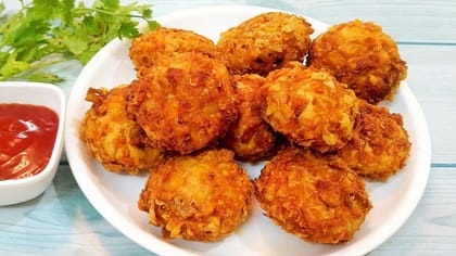 Mixed veg kurkure momos [8 pieces]