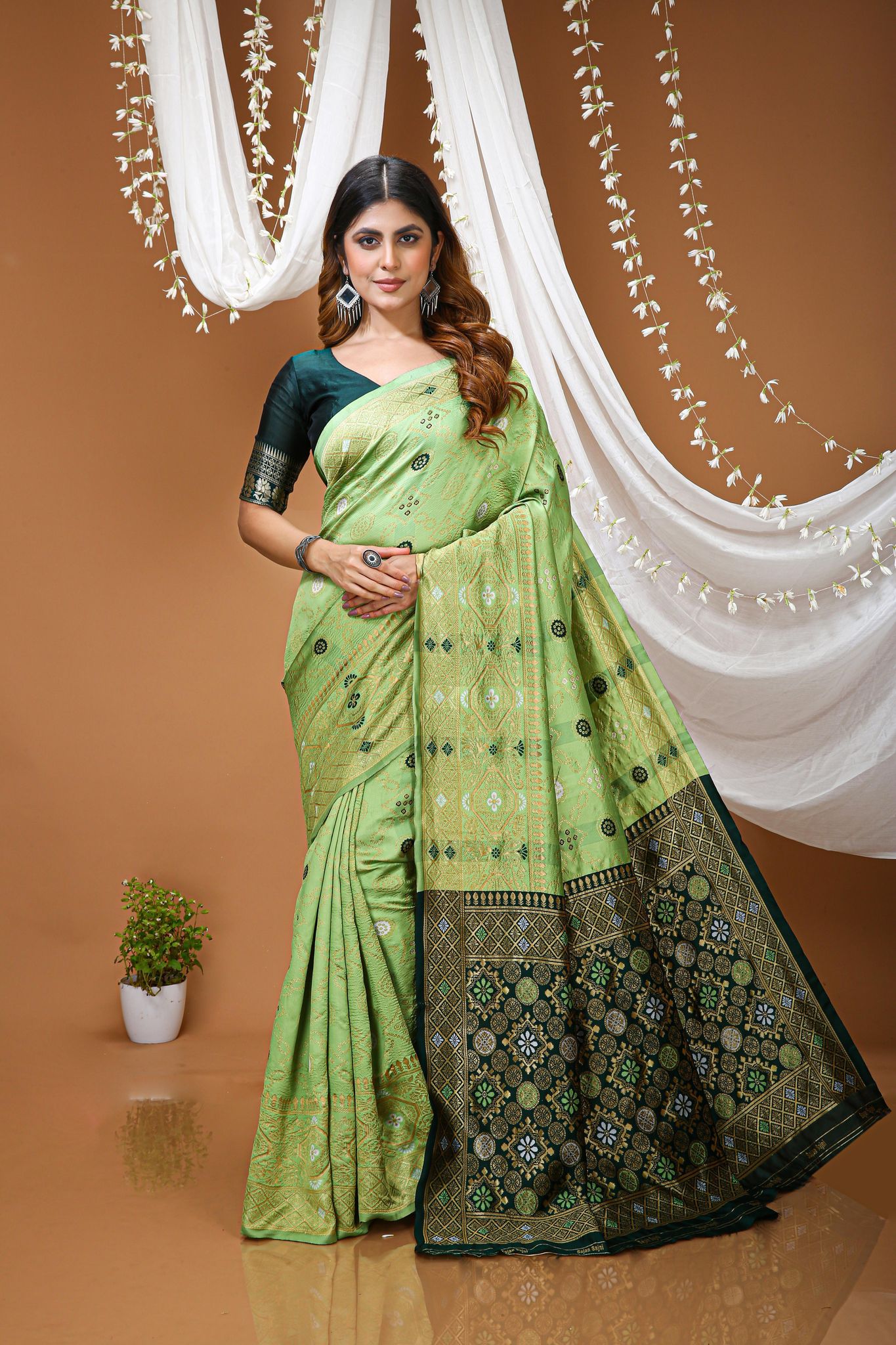 Lichi Silk Saree with Jacquard Border DNo 4