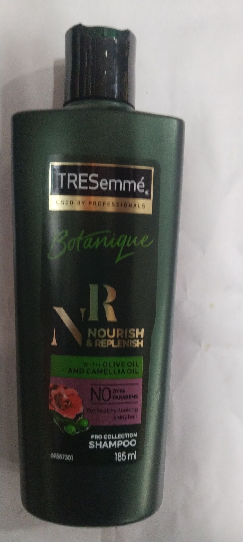Tresemmé, Botanique Nourish & replenish Shampoo 