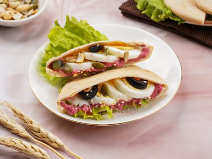 Hummus And Egg Pita Pocket