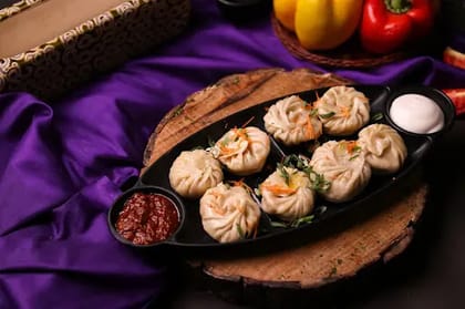 Veg Steam Momos [ 6 Pcs ]