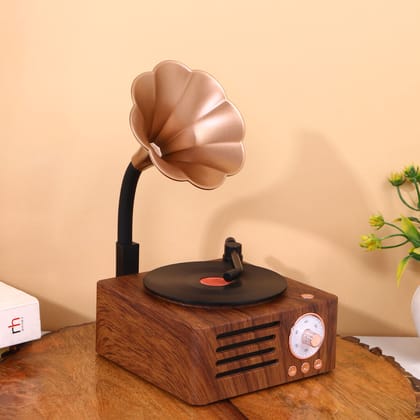 Retro Gramophone Bluetooth Speaker with Rotating Disc Retro Gramophone Bluetooth Speaker with Rotating Disc