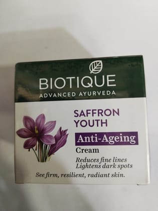Biotique Advanced ayurveda Saffron Youth Anti-ageing Cream Reduces fine lines 