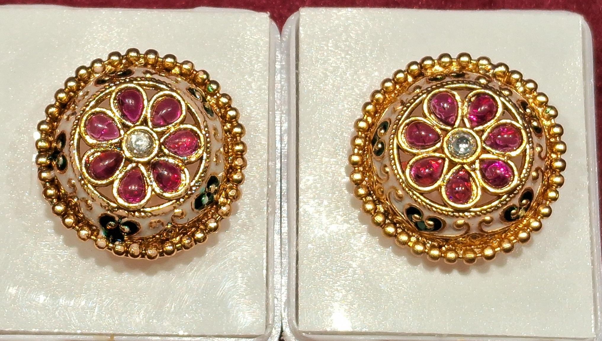 TOPS - STUDS