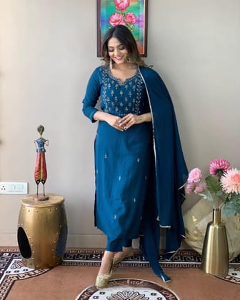 Ethnic Motifs Embroidered Thread Work Detail Straight Kurta & Trousers With Dupatta-S