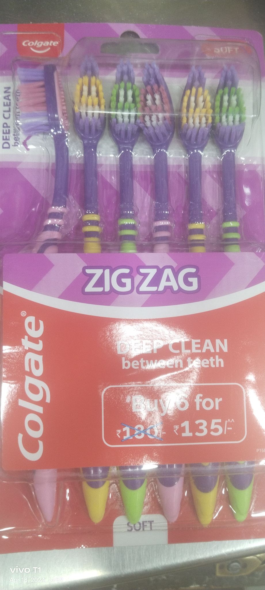 Colgate Zig zag Deep clean Soft toothbrush 