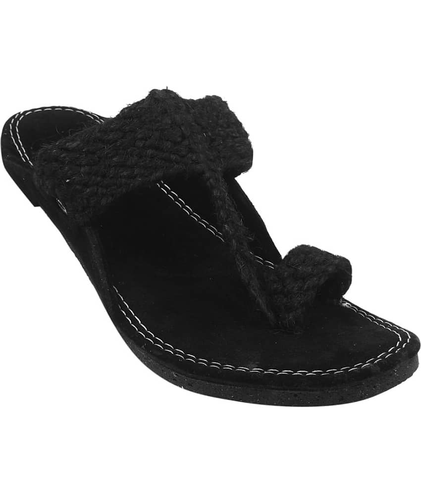 Apratim Black Men's Kolhapuris