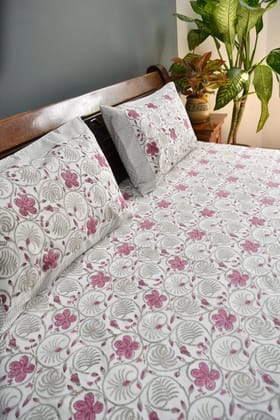 Hibiscus Bloom Bedsheet: Hand-Blocked Paradise King 90x108 inches
