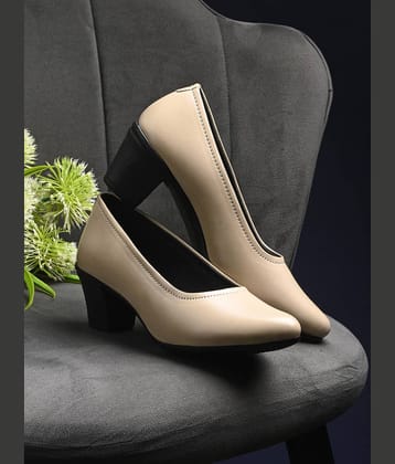 Footloose Cream Women's Casual Ballerinas