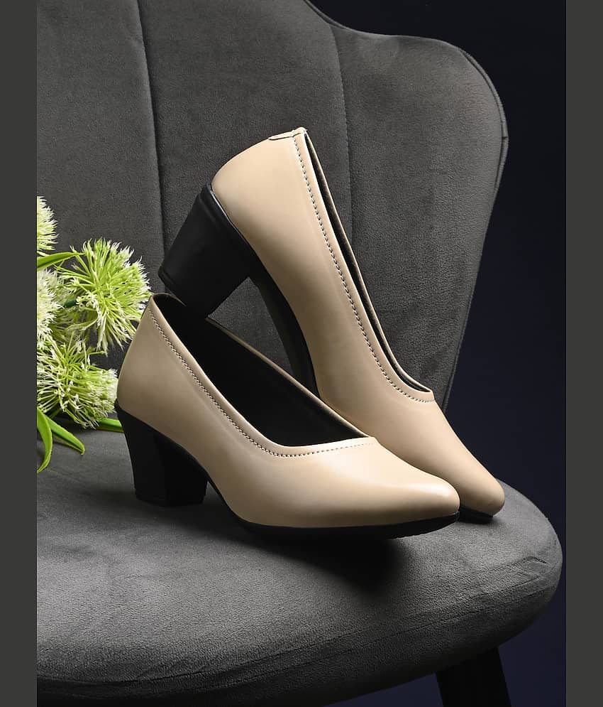 Footloose Cream Women's Casual Ballerinas