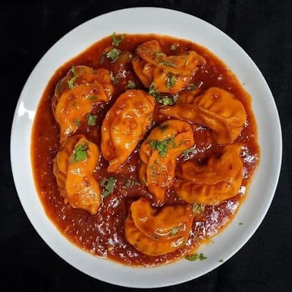 Chicken Gravy Oats Momos [8 Pieces]