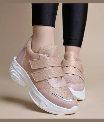JM Looks Peach Women's Sneakers