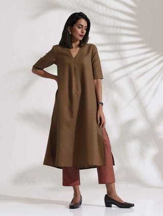 trueBrowns Brown Slub Highslit Kurta Set - Brown  (M)