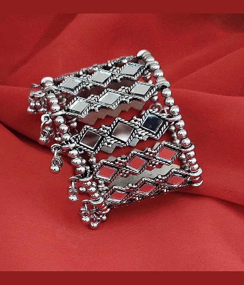 Samridhi DC Silver Bangle ( Pack of 1 )