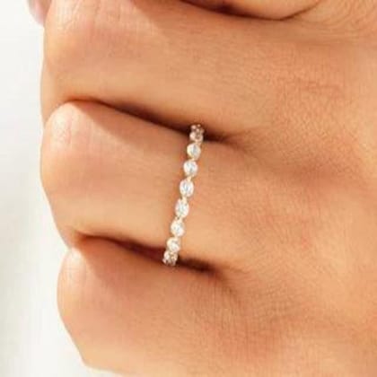 Shared-Prong 11 Stone Silver Band for Women-4 / Yellow Gold