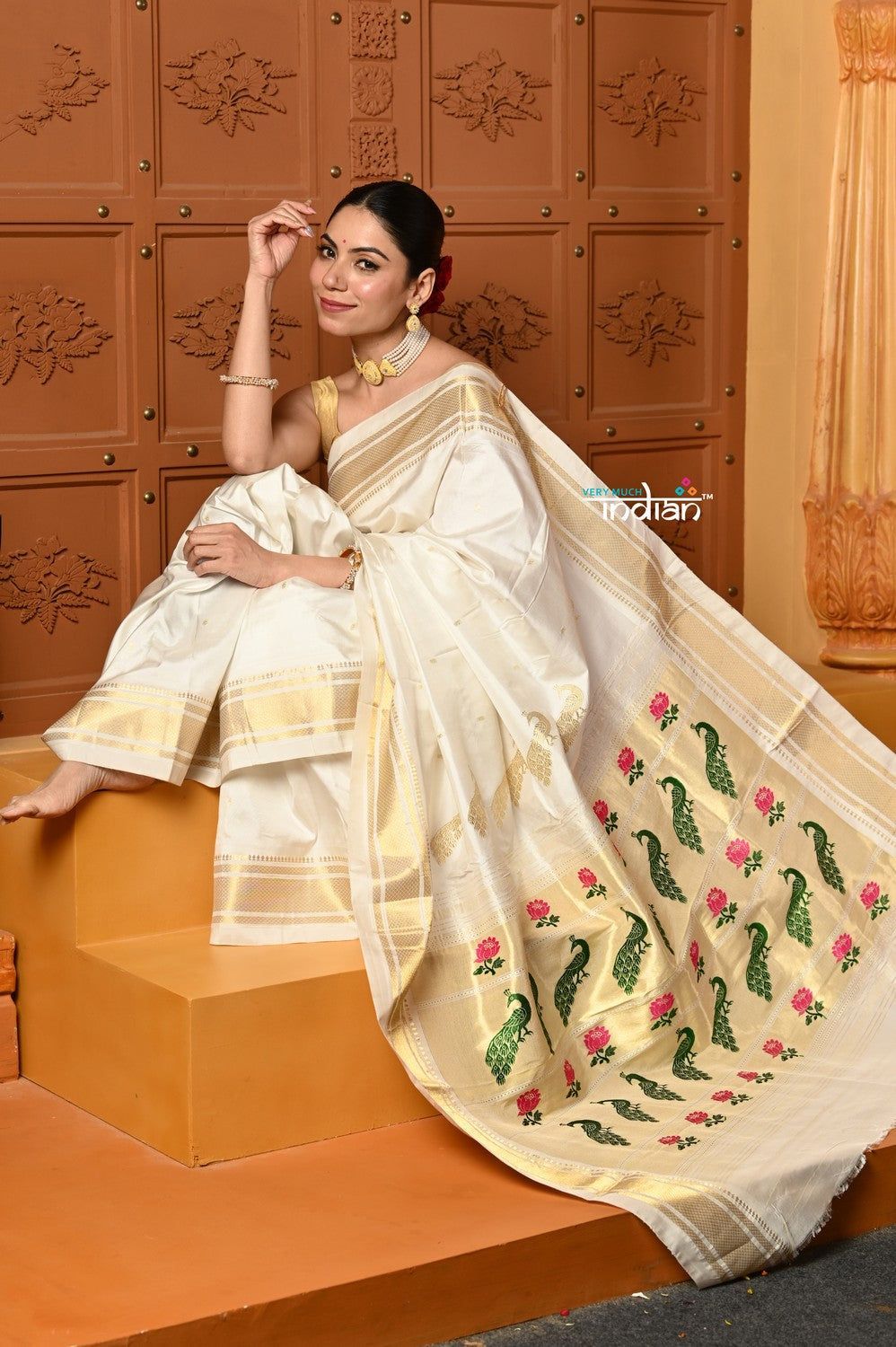 Shubh ~ Authentic Pure Silk Handloom Nauvari Paithani Sareewith Peacock Lotus Pallu in White