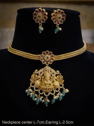 Laxmiji center pendant with green drops set with chain on sides