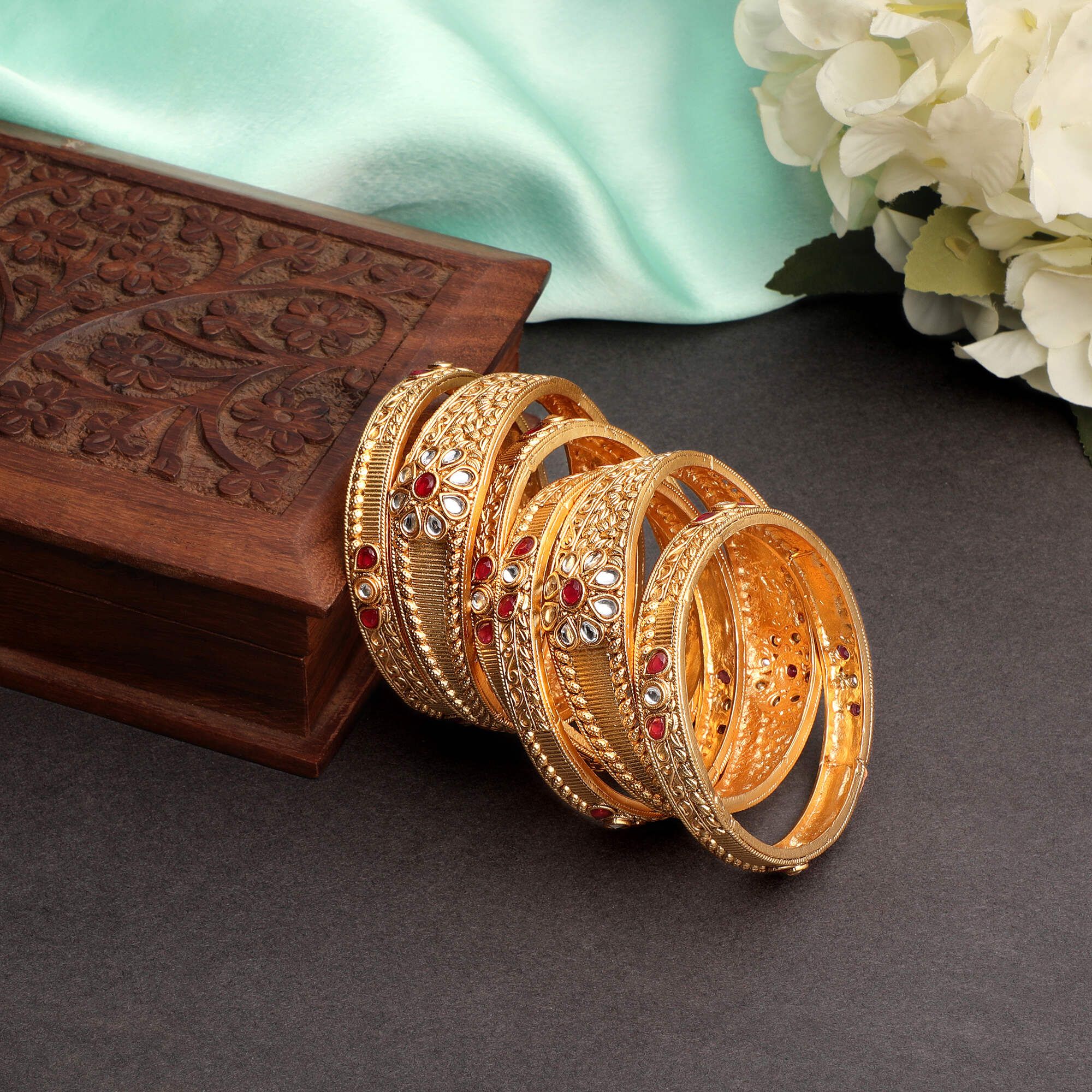 Matte Gold Plated Antique Floral Design Rajwadi Style/Bangles Pack of 6