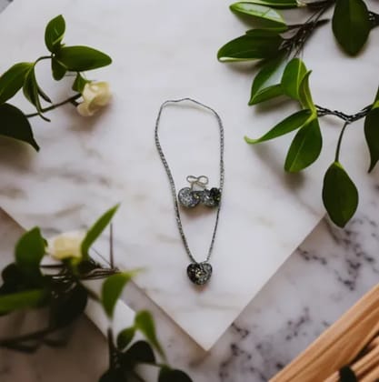 Handcrafted Resin Flower Pendant Set - Customizable Necklace & Unique Earrings Handcrafted Resin Flower Pendant Set - Customizable Necklace & Unique Earrings
