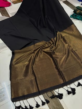 Aachal jari saree