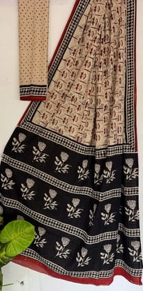 Hand block printed cotton mul saree with blouse.....Size 6.5 with blouseNatural dye n colourPure cotton (92*80)Pure hand ( without skrin chemical),