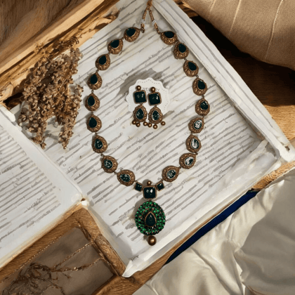 Elegant Kundan Necklace