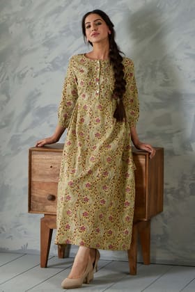 Farzeen Ayat Jaal Pleatted Dress-S / Green / Green