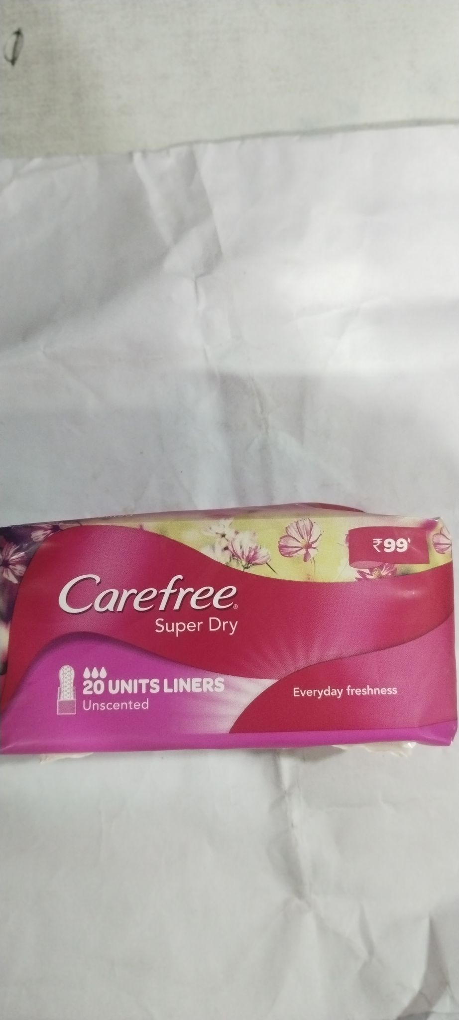 Carefree Super dry Everyday freshness 