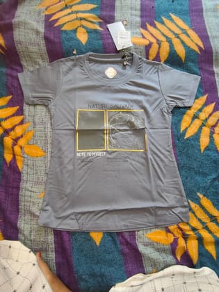 Neck printted tees..