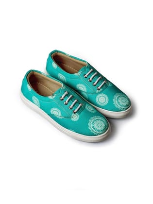 Women Printed Lightweight Canvas Sneakers