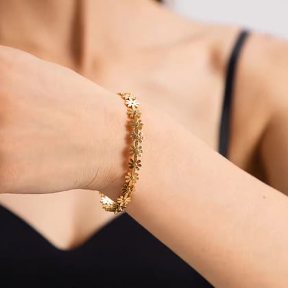 Vasanti 18k Gold Plated Bangle (Open Clasp)