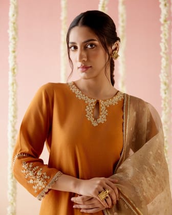 Orange Lily Gold Dupatta-Free Size / Gold