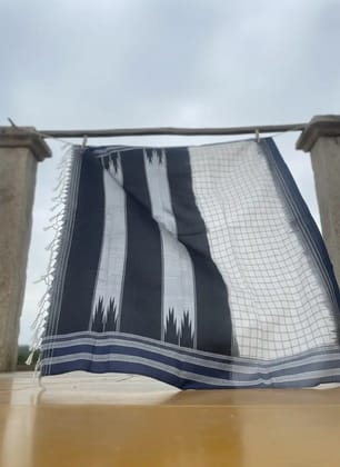 Ilkal Handloom Saree Cream Cotton Black Silk Pallu Ilkal Handloom Saree Cream Cotton Black Silk Pallu