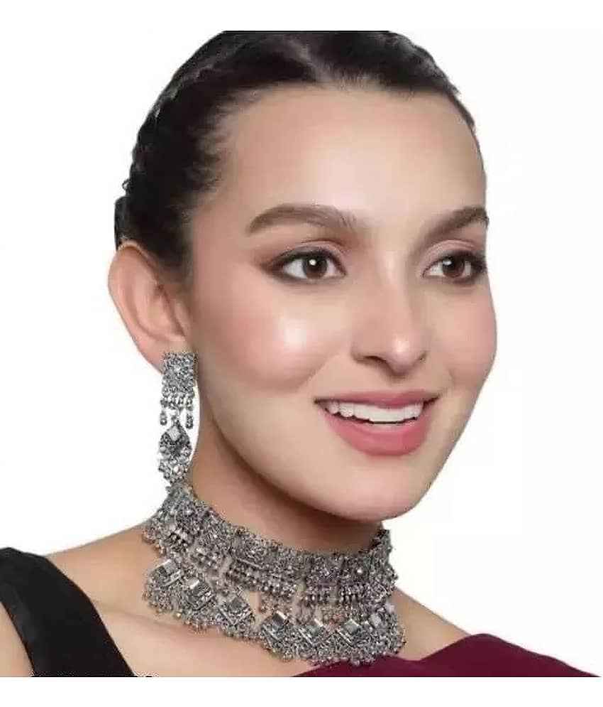 Samridhi DC Silver Alloy Necklace Set ( Pack of 1 )