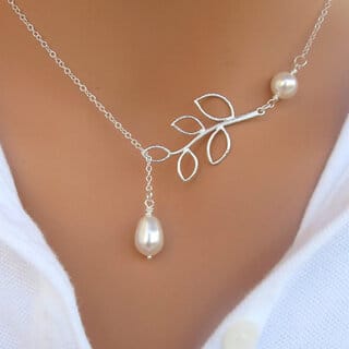 Leaf Asymetric Design with Pearl Hanging