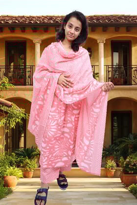PickCell Printed Kurti with Pyajma and Dupatta