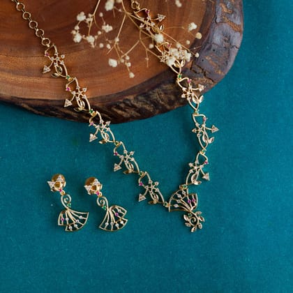 Trinity Elegance Necklace-Red-Green-White / Gold Plated / Free Size
