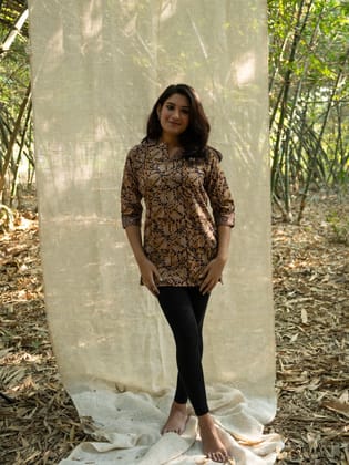 Short hand crafted Kurta-M