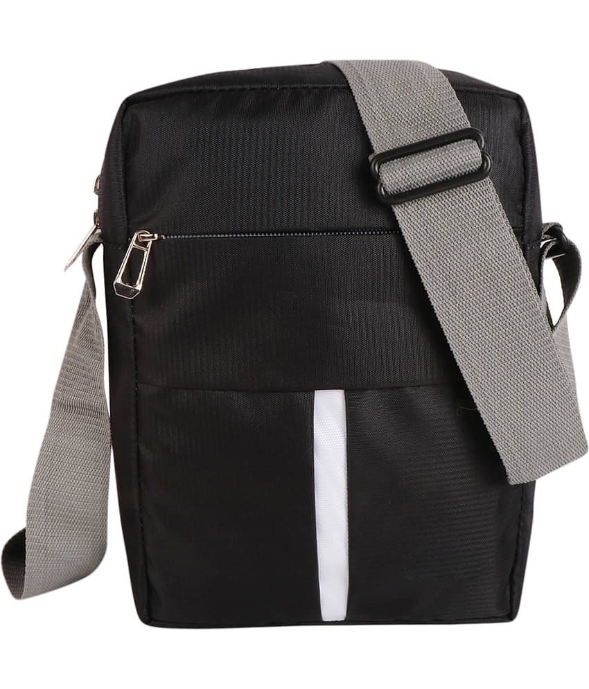 Nice Purse Black Colorblocked Messenger Bag