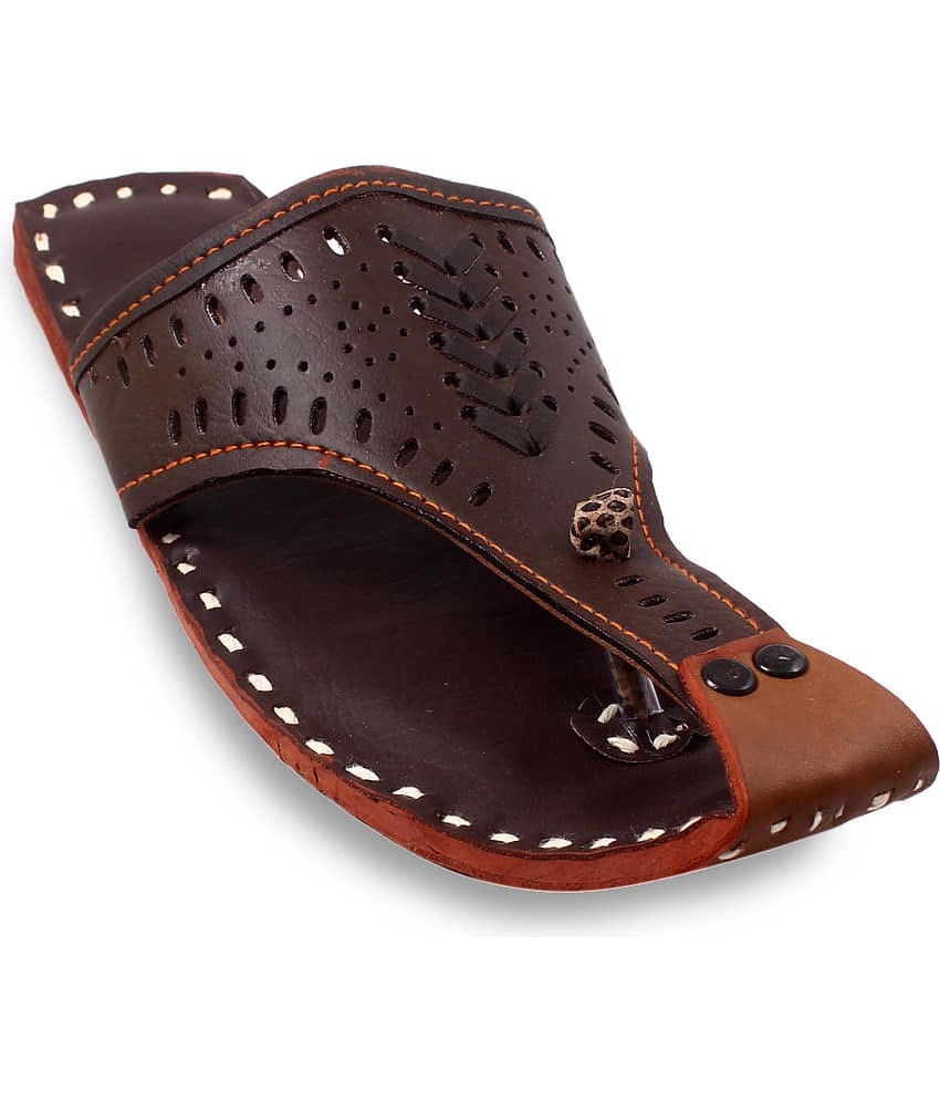 Apratim Brown Men's Kolhapuris