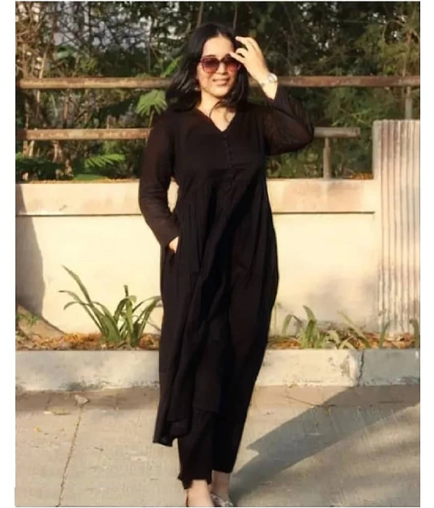 ETZIN Women Rayon Solid Flared Kurti With Pants ( Black )