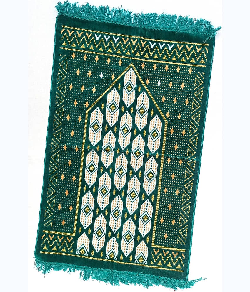 ALRAZA LOOMS Green Single Anti-skid Velvet Prayer Mat ( 110 X 70 cm )