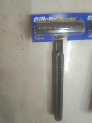 Gillete presto razor