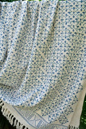 Jaipur Elegance: Indigo Floral Throw, Handcrafted Style Jaipur Elegance: Indigo Floral Throw, Handcrafted Style